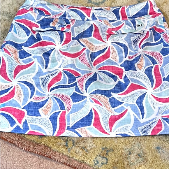 Vineyard Vines Pants - 🛼Vineyard Vines Performance, Pinwheel Skort,EUC, Zippered Pockets, L